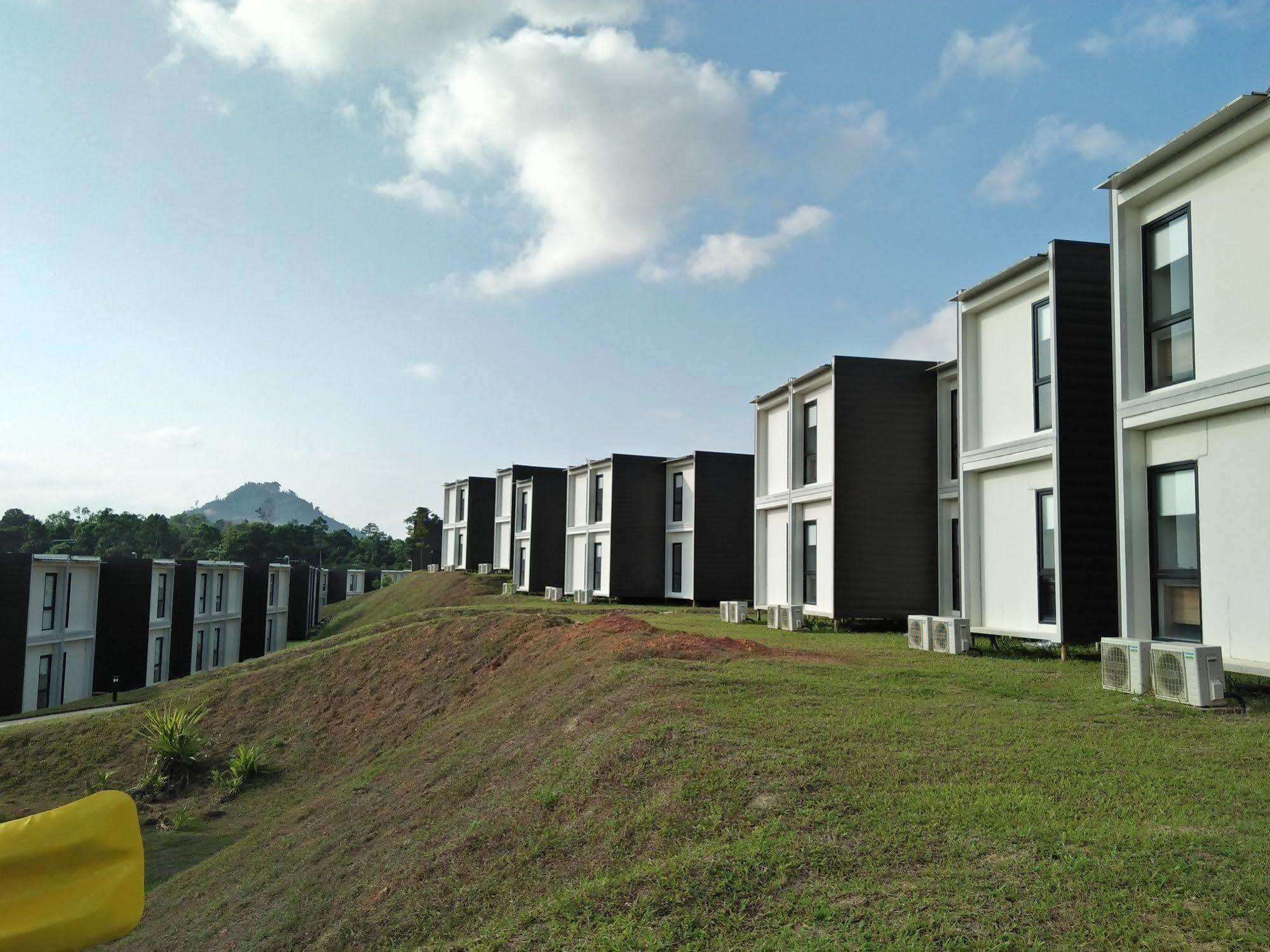 Lakeview Terrace Resort Pengerang Exterior photo