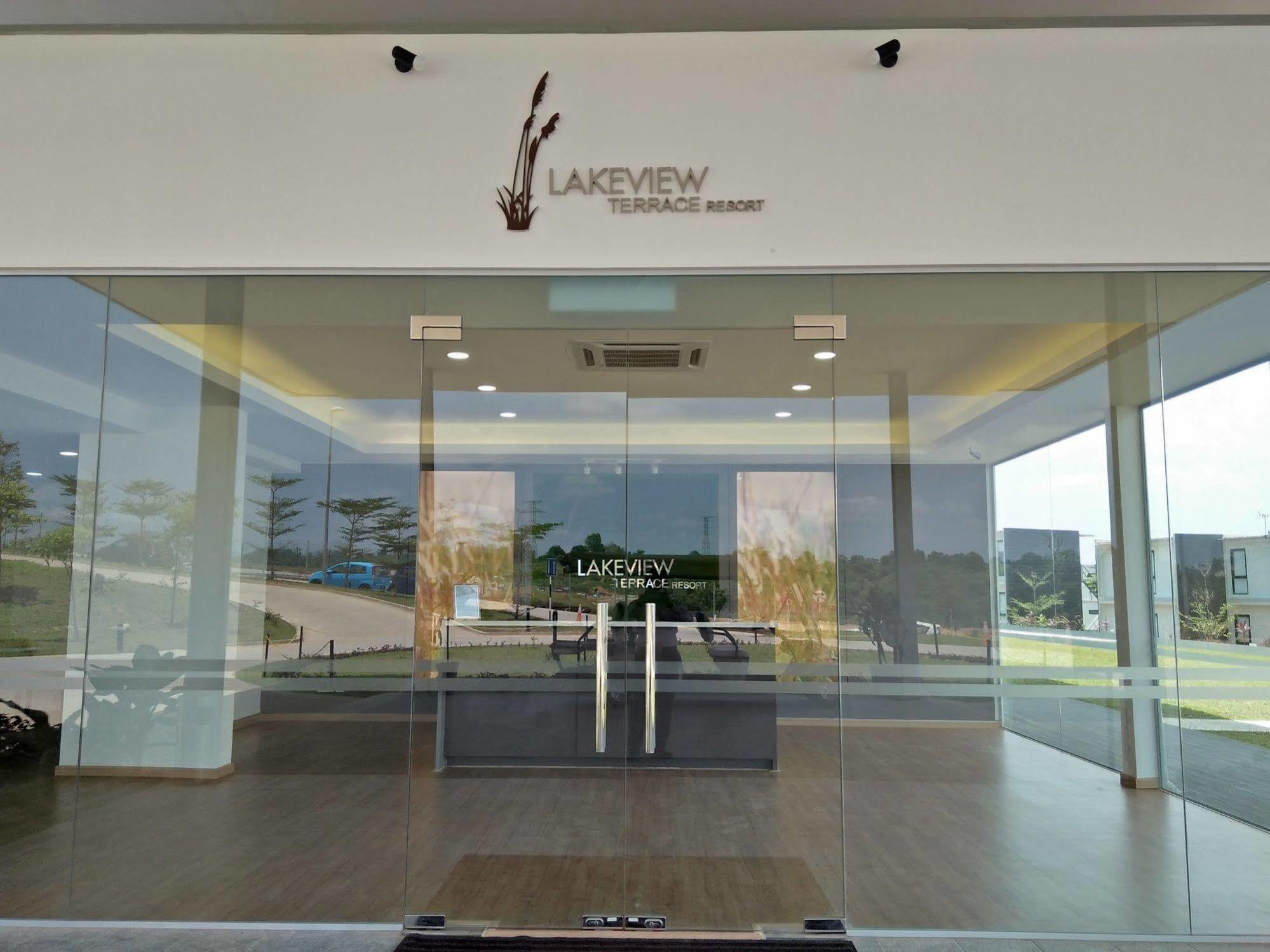 Lakeview Terrace Resort Pengerang Exterior photo